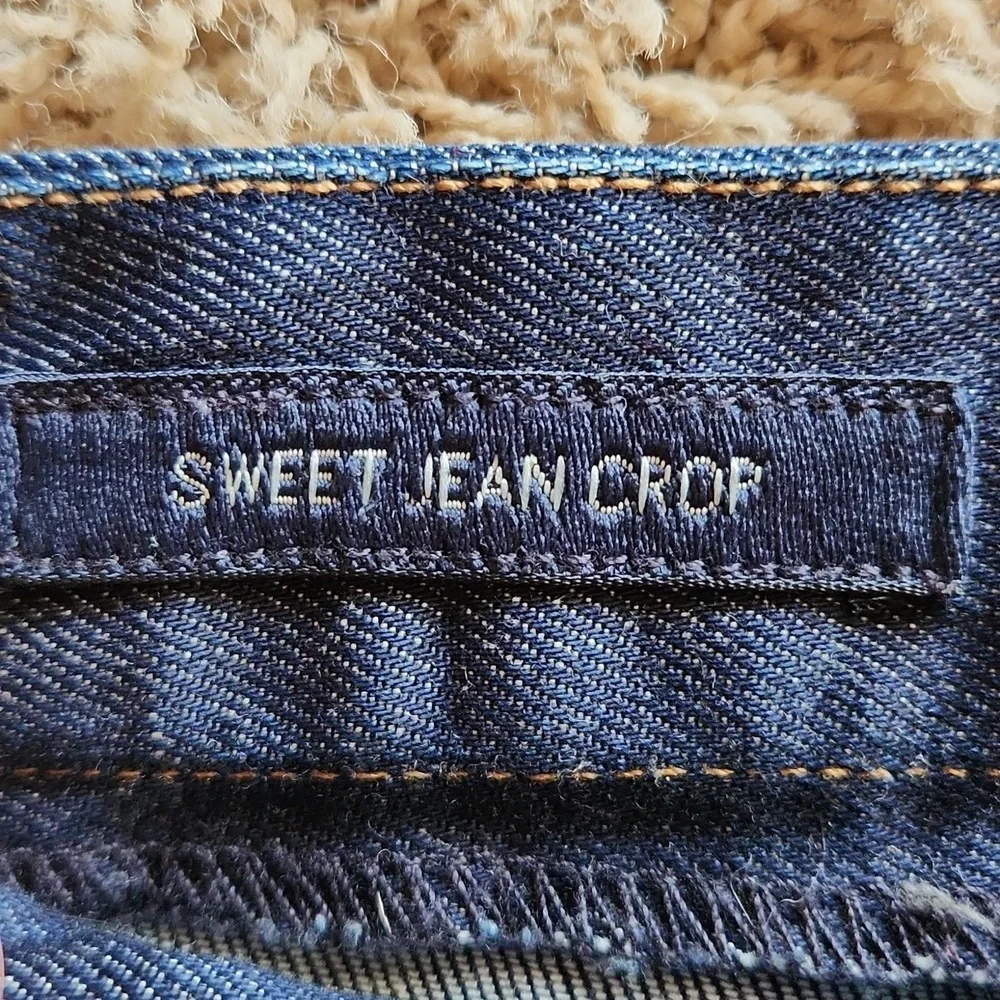 LUCKY BRAND womans size 8 dark wash capri - Picture 4 of 7